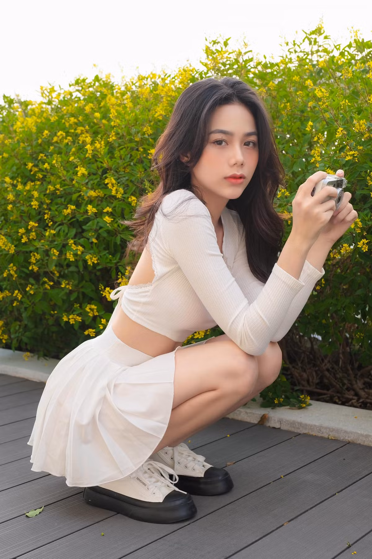 Gương mặt của nàng hot girl được nhiều người nhận xét có nét hao hao diễn viên phim "Friend zone" Baifern Pimchanok.