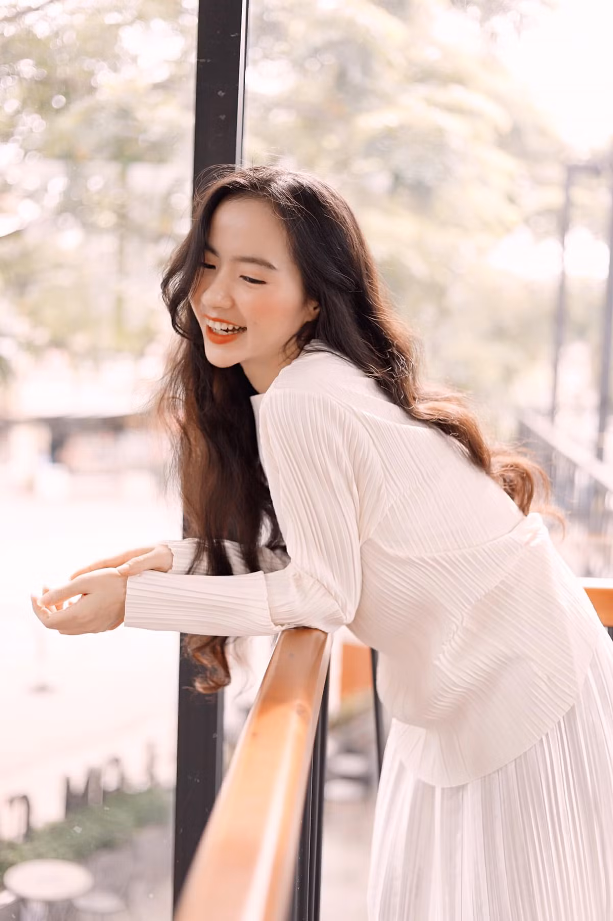 Với lòng yêu nghề cùng tinh thần luôn lắng nghe sinh viên, cô giáo hot girl Minh Hương là một trong những điển hình về tấm gương giảng viên trẻ nhiệt huyết, sáng tạo trong môi trường sư phạm.