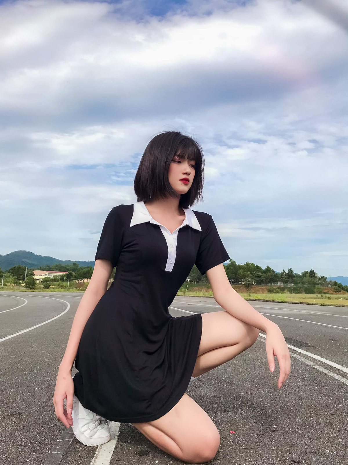 Từng có thời gian du học tại Trung Quốc, tuy nhiên, do dịch bệnh diễn biến phức tạp, hiện nay Hương Ly đã trở về quê nhà.