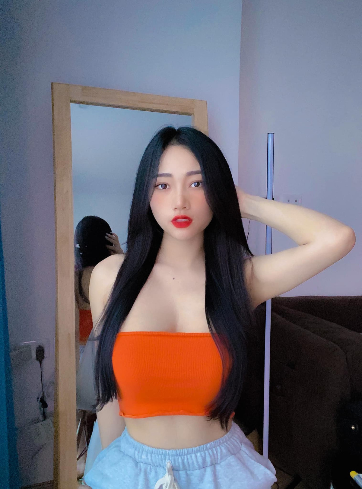 Chia sẻ về quá trình thay đổi ngoại hình, Dạ Thảo cho biết từ khi bước chân vào Đại học cô đã bắt đầu chăm chút bản thân.