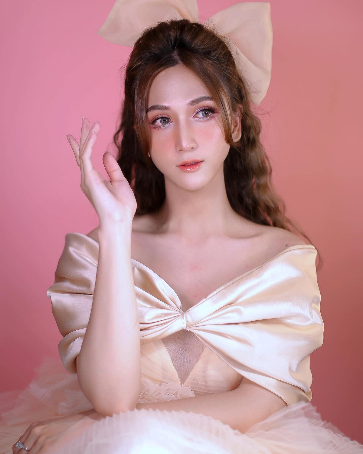 Nếu không giới thiệu và không đăng ảnh của mình trước đây, chắc chẳng ai tin, cô từng mang hình hài của một chàng trai.