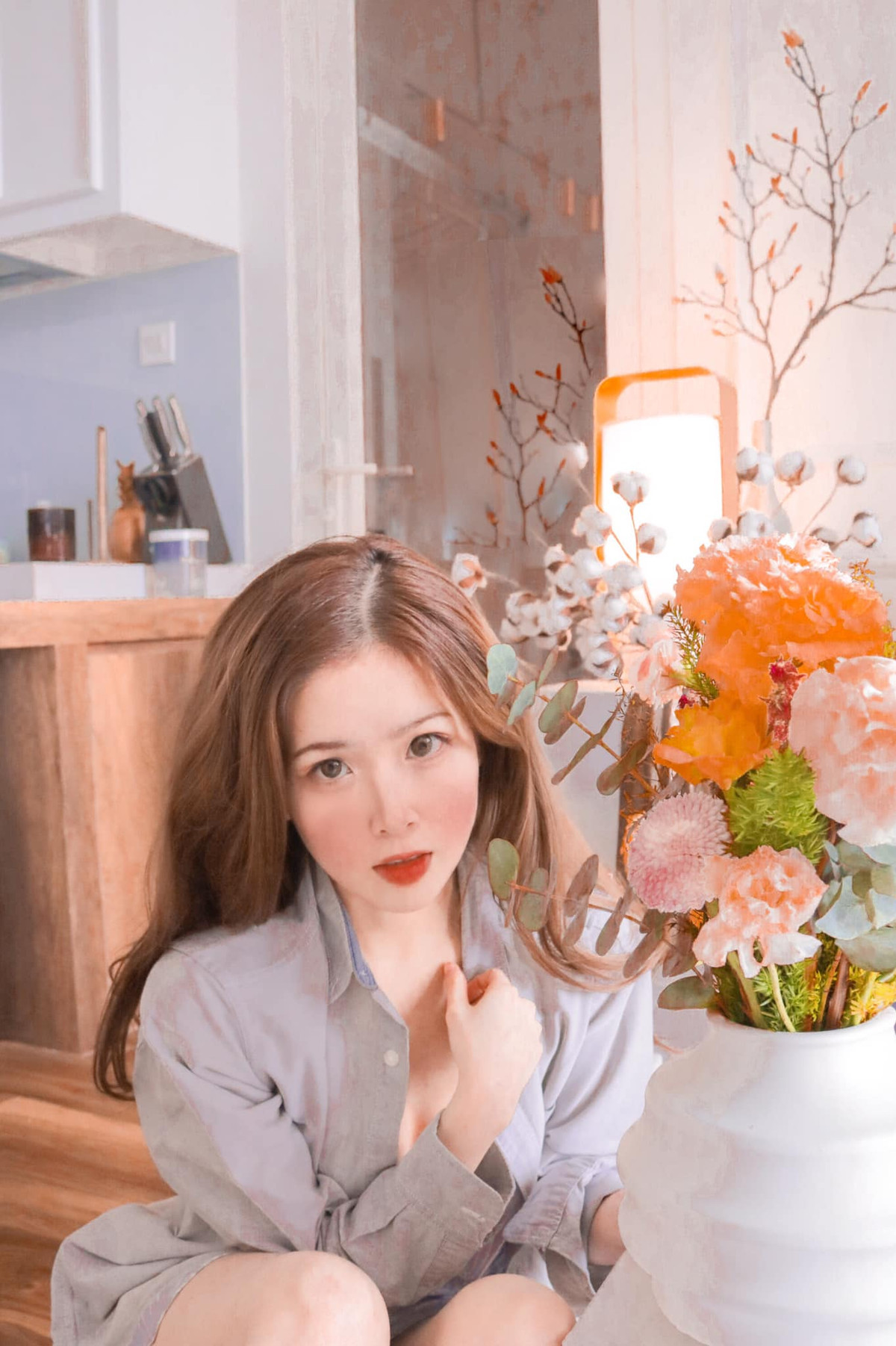 Cô theo đuổi phong cách gợi cảm, trưởng thành và gương mặt đẹp như hot girl, mỗi lần xuất hiện Thảo Trần luôn làm say lòng người đối diện.