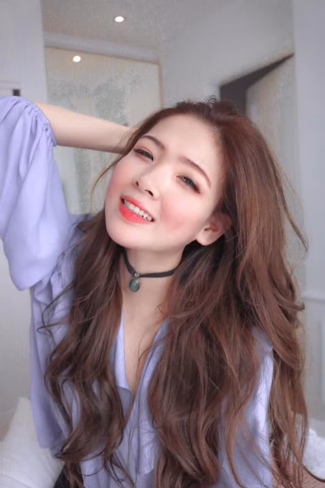 Khác với hình ảnh trong sáng của 2 năm trước đây, Cathy của bây giờ đã trưởng thành hơn, cuốn hút và mặn mà hơn.