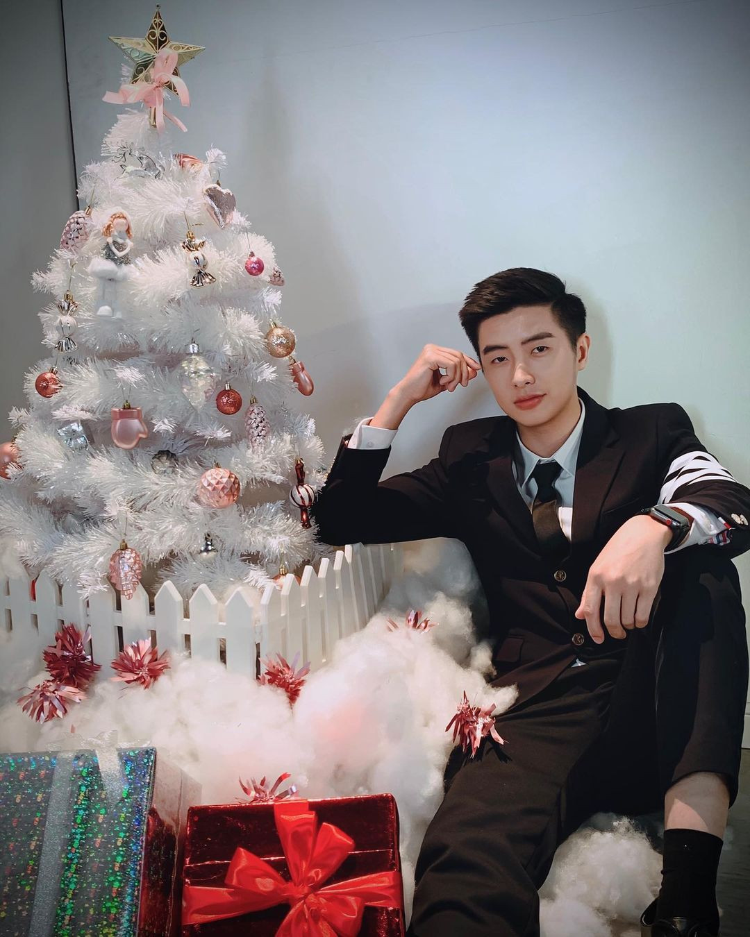 Chàng trai được cho là "bồ mới" của Huỳnh Anh là một hot TikToker khá quen mặt có tên Vũ Phương, sinh năm 1997, từng nổi đình đám với clip “trai Việt đó”.