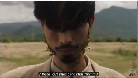 Hay tác phẩm Hai đứa trẻ căn cứ từ câu hát "Có hai đứa nhóc đang chơi trốn tìm".