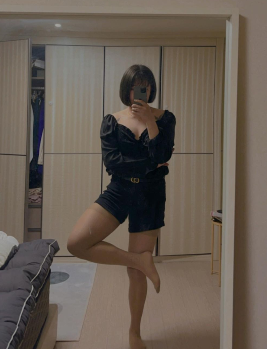 Soo Bin có thể thoải mái diện các loại trang phục điệu đà, bánh bèo, điều mà trước kia không dám mơ tới. Ảnh: Tổng hợp