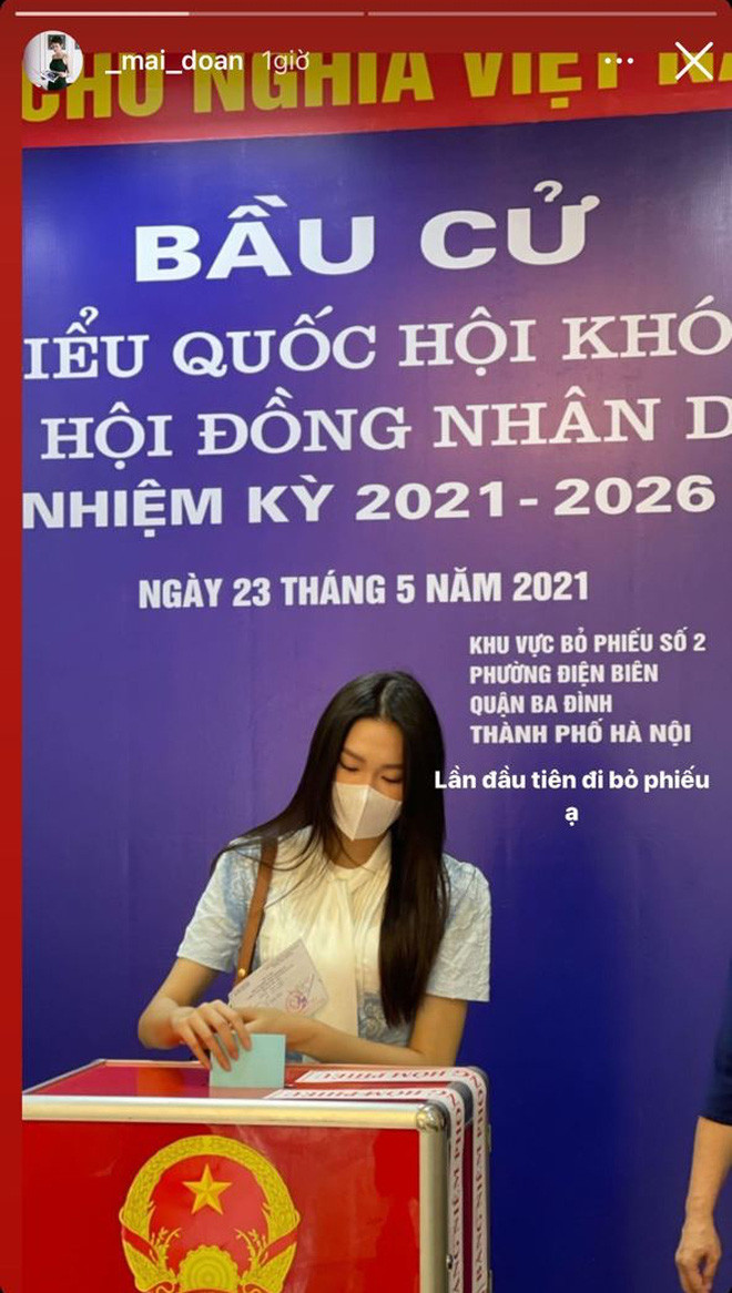 Bạn gái tin đồn của Đoàn Văn Hậu - Doãn Hải My ngay từ sáng đã đi thực hiện bỏ phiếu bầu cử.