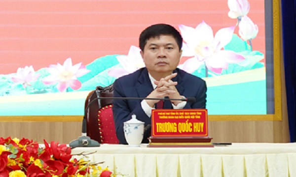 Chân dung tân Bí thư Tỉnh ủy Hà Nam Trương Quốc Huy Chan dung tan Bi thu Tinh uy Ha Nam Truong Quoc Huy