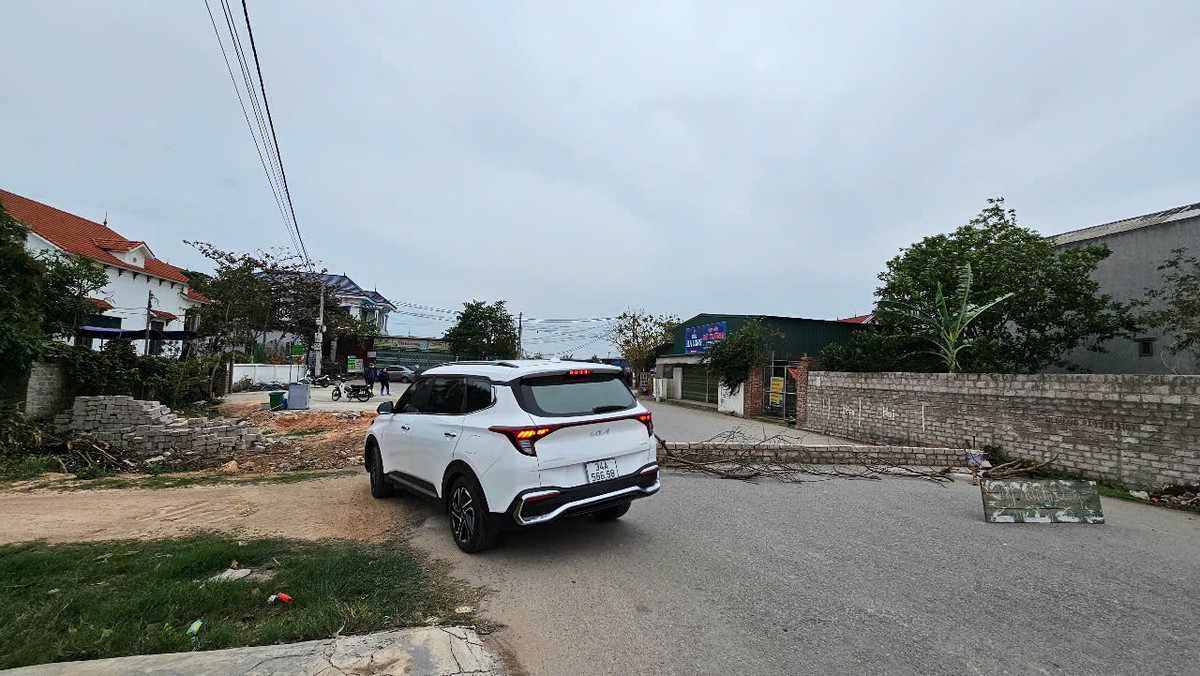 Hai Duong: Vi sao nguoi dan xay tuong gach chan long duong?-Hinh-5