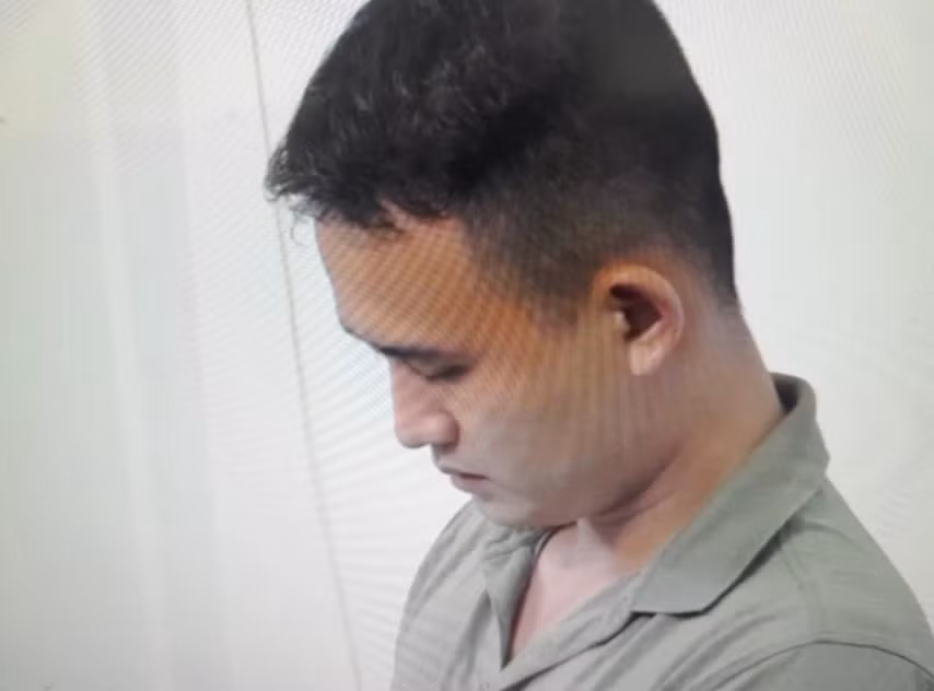 Khoảng 13h ngày 27/12/2023, Thông chở chị H. đi ăn uống rồi thuê phòng tại một khách sạn ở xã Đạo Thạnh, TP Mỹ Tho để nghỉ ngơi. Tối cùng ngày, Thông lái ô tô chở chị H. đi mua bia và thức ăn đến bờ kè sông Tiền ăn uống. 23h cùng ngày, Thông chở H. đến khu vực quảng trường thuộc xã Đạo Thạnh, đề nghị chấm dứt quan hệ tình cảm, nhưng H. không đồng ý và dọa điện thoại cho vợ Thông biết. 