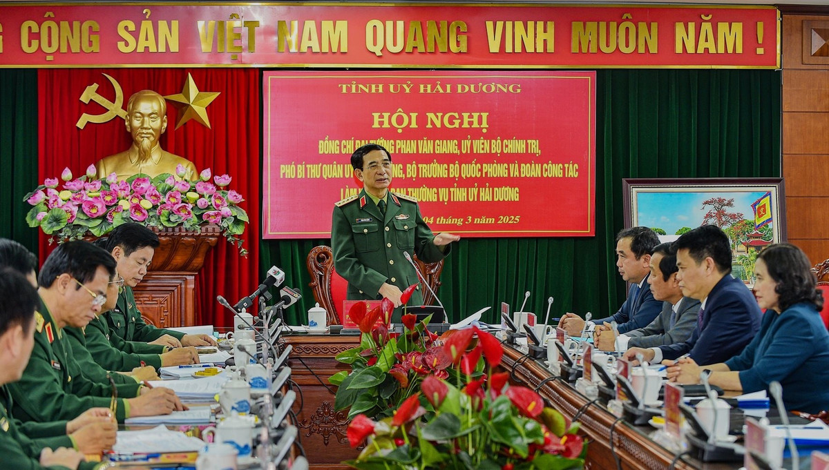 Đại tướng Phan Văn Giang làm việc với Ban Thường vụ Tỉnh ủy Hải Dương Dai tuong Phan Van Giang lam viec voi Ban Thuong vu Tinh uy Hai Duong