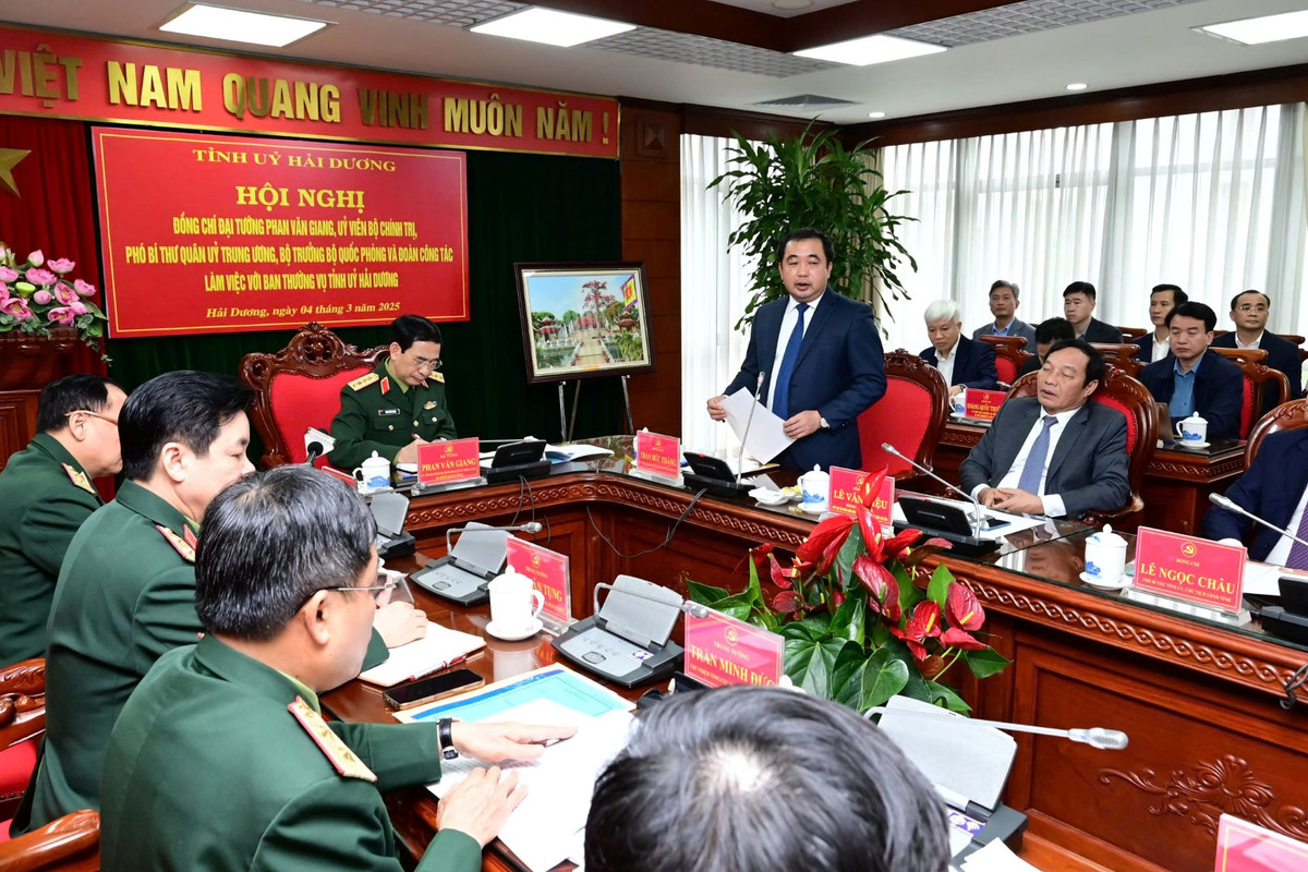 Đại tướng Phan Văn Giang làm việc với Ban Thường vụ Tỉnh ủy Hải Dương - Hình 2 Dai tuong Phan Van Giang lam viec voi Ban Thuong vu Tinh uy Hai Duong-Hinh-2