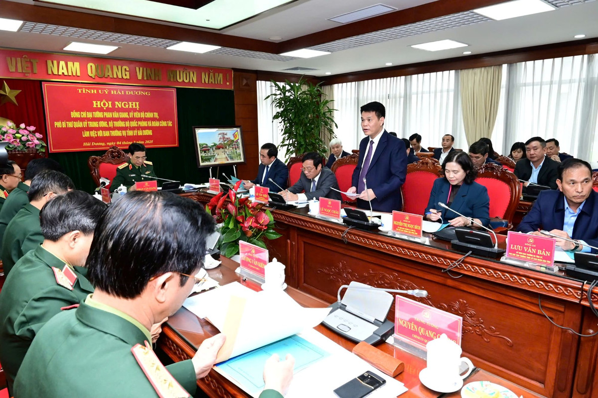 Đại tướng Phan Văn Giang làm việc với Ban Thường vụ Tỉnh ủy Hải Dương - Hình 3 Dai tuong Phan Van Giang lam viec voi Ban Thuong vu Tinh uy Hai Duong-Hinh-3