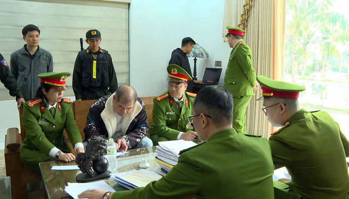 Theo cảnh sát, qua nắm bắt địa bàn và nguồn tin từ quần chúng nhân dân cung cấp, Giám đốc Công an tỉnh Phú Thọ Nguyễn Minh Tuấn đã trực tiếp chỉ đạo Cơ quan Cảnh sát điều tra tổ chức xác minh, điều tra. 