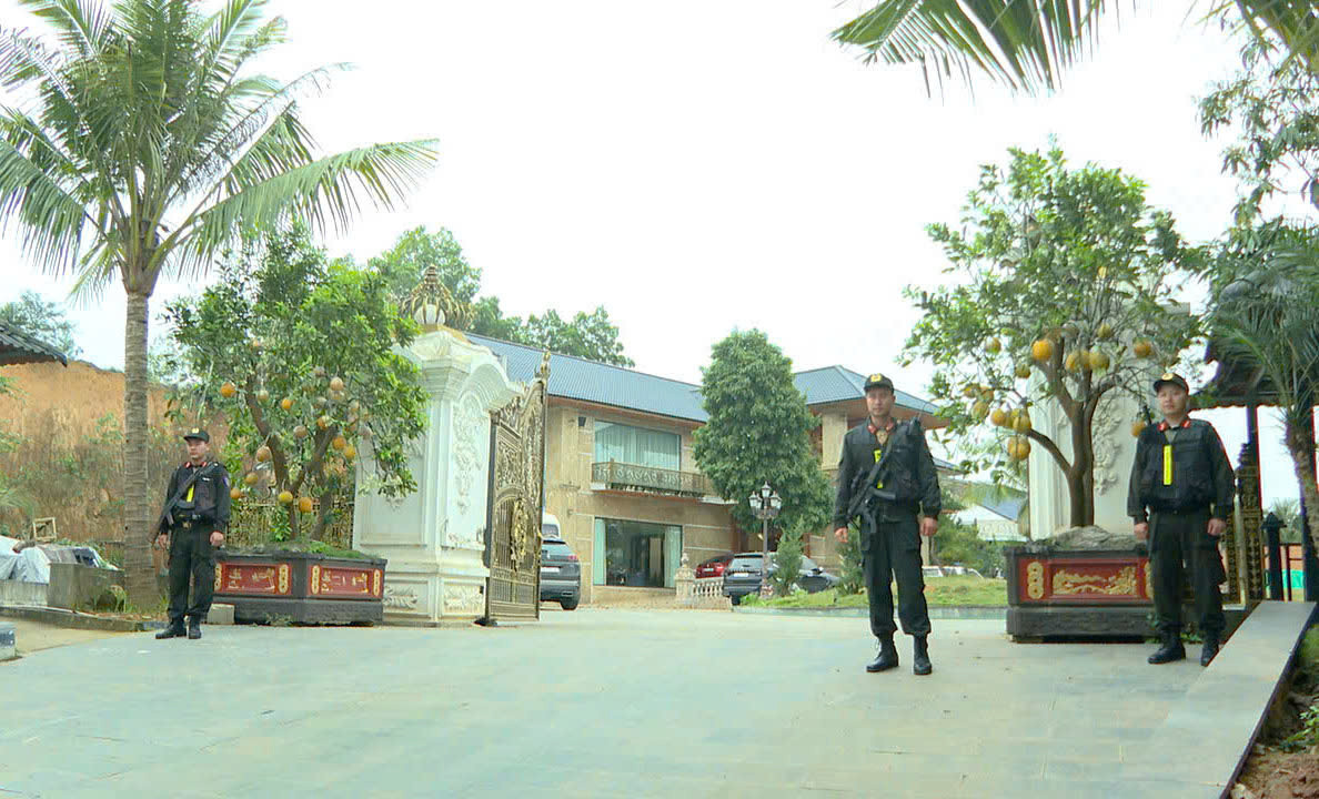 Đồng thời điều tra hành vi lừa đảo cưỡng đoạt tài sản đối với nhiều bị hại khác… để xử lý nghiêm theo quy định của pháp luật. 