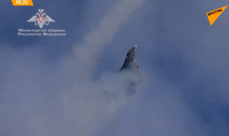 Hệ thống động cơ có lực đẩy mạnh mẽ và vòi phun đa hướng khiến chiến đấu cơ thế hệ thứ 5 của Nga có tính chất năng động và linh hoạt độc đáo, cho thấy khả năng vượt trội của nó so với các chiến đấu cơ đồng hạng của Mỹ và Trung Quốc trong tương lai.