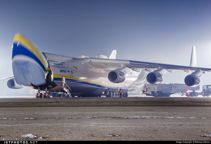 Máy bay vận tải An-225 Mirya do phòng thiết kế Antonov của Liên Xô thiết kế vào những năm 80 thế kỷ trước.