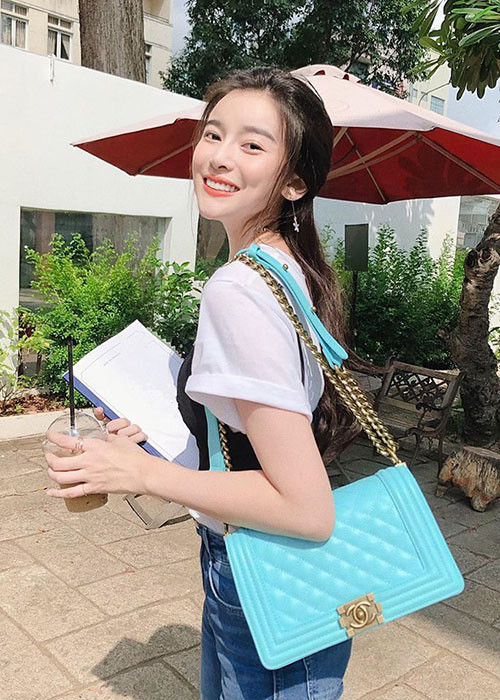 Cao Thái Hà trở lại với công việc đóng phim sau thời gian cách ly xã hội.