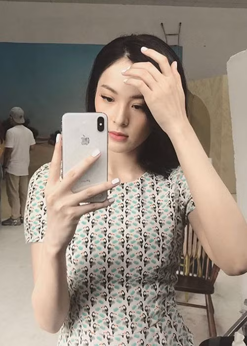 Sau mùa dịch, Hạ Vi tái xuất. Tình cũ của Cường Đô la cho biết, cô quay trở lại với kế hoạch đầu tiên là tiếp tục công việc chụp mẫu ảnh, đóng phim và trau dồi, hướng tới hình ảnh một nghệ sĩ đa năng. Hạ Vi còn tiết lộ lấn sân ca hát và làm MC vì với cô âm nhạc là đam mê số 1. Bên cạnh các vai trò mới, phim ảnh vẫn là sự nghiệp chính của cô.