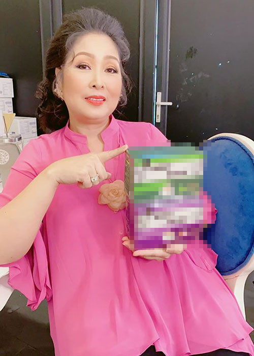 Giống Trấn Thành, nhiều sao Việt cũng chạy show sau thời gian nghỉ ở nhà vì dịch bệnh. Nghệ sĩ Hồng Vân quay gameshow “Sàn chiến”.