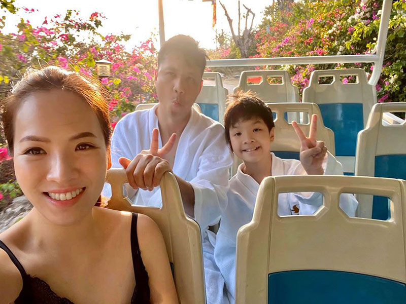 Vợ chồng Đan Lê có chung hai cậu con trai kháu khỉnh là Khải Minh và Khải Nguyên.