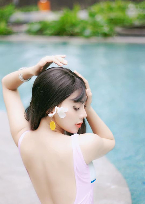 Năm 2018, cô bất ngờ tham gia cuộc thi Lady of Brilliancy International 2018 - Hoa Tỷ Sắc đẹp Quốc tế.