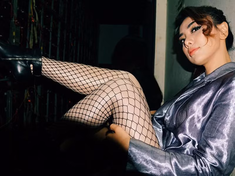 Tại sân chơi này, cô lọt top 16 cùng giải thưởng Người đẹp Tài năng.