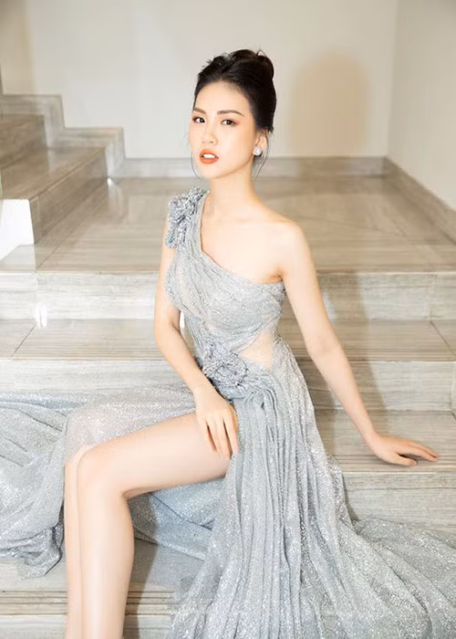 Chân dài sinh năm 1998 khẳng định mình đủ tài chính để lo cho cuộc sống riêng nên không cần đại gia bao nuôi.