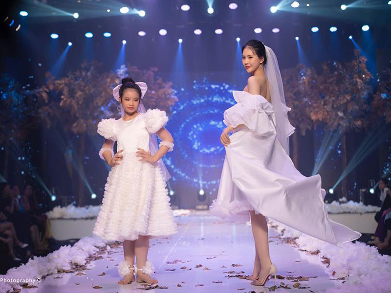 Nhan sắc là lợi thế lớn của Quỳnh Hoa. Cô cao 1m72, sở hữu số đo 3 vòng 90-62-90.