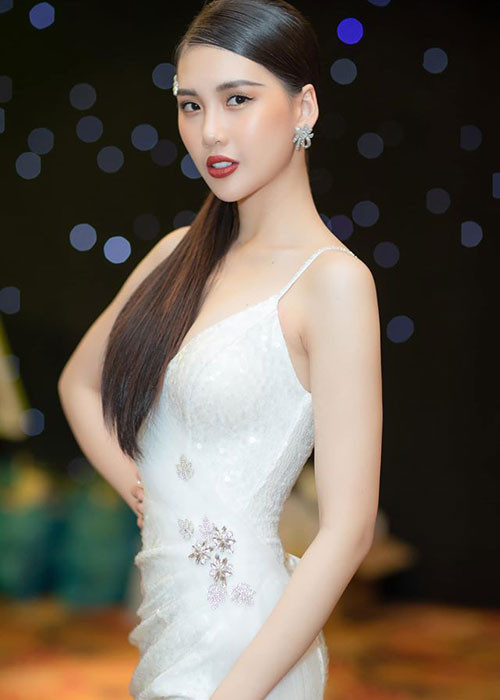 Quỳnh Hoa đã từ chối tất cả những lời gạ gẫm để tập trung phát triển nghề nghiệp.