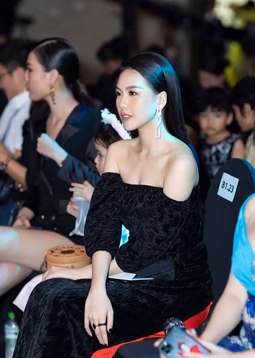 Cát-sê của Quỳnh Hoa tăng từ 5-7 lần so với thời điểm cô còn là một người mẫu vô danh.