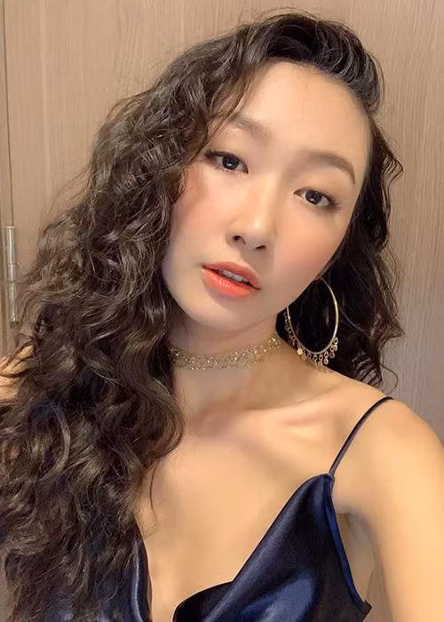 Thanh Khoa kể trong một lần cãi vã, cô bất ngờ đến nhà bạn trai và phát hiện người thứ ba trên giường.