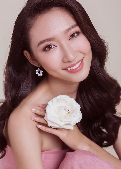 "Anh ta bảo vệ cô gái đó. Tôi không làm gì cả. Lúc đó tôi bị sốc đến mức không rơi được nước mắt", Thanh Khoa cho hay.