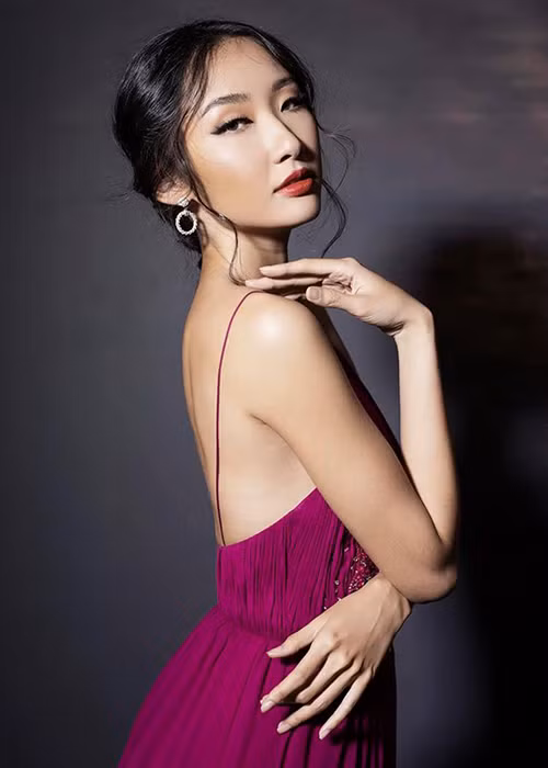 Thanh Khoa vốn là gương mặt xa lạ với fan sắc đẹp Việt.