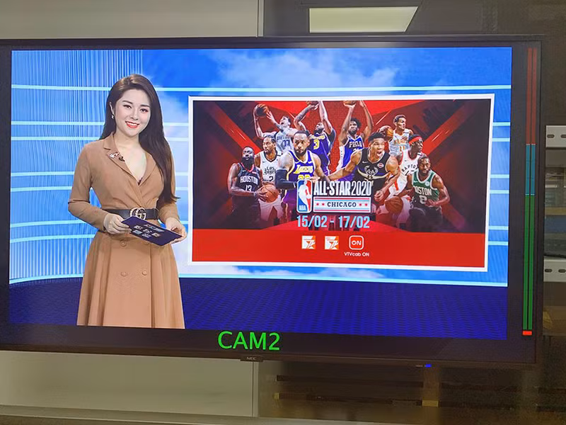 Trước khi theo đuổi nghề MC, Diệu Linh thử sức trong nhiều lĩnh vực khác như văn hóa, giải trí, thời trang.