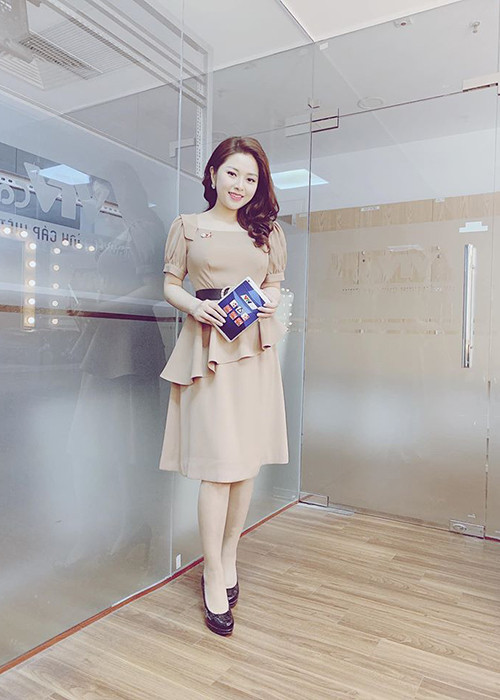 Cô dẫn các chương trình Bản tin Thể thao - VTC3, Ngày này năm xưa - HN1, TV Shopping, Giờ kết nối - QPVN, Xổ số kiến thiết miền Bắc - VTC9, Bóng đá TV của VTVCab 16.