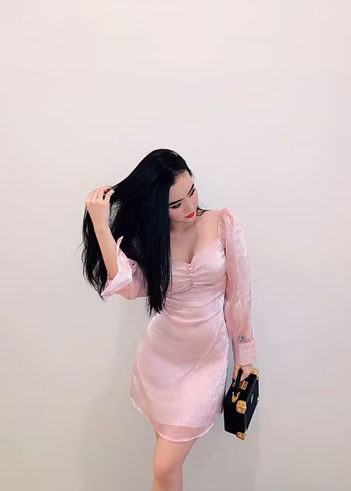 9X khéo chọn trang phục để tôn lên vóc dáng, làn da.