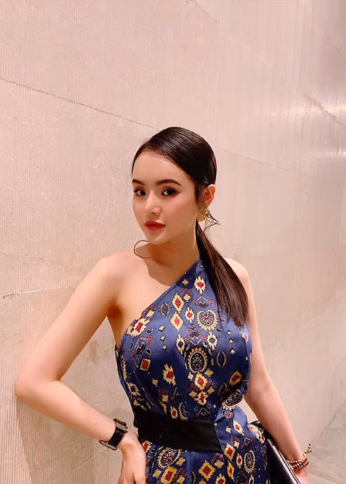 Phương Trang từng mặc hở bạo so với lứa tuổi của mình. Hiện tại, cô biết tiết chế hơn về sự gợi cảm.