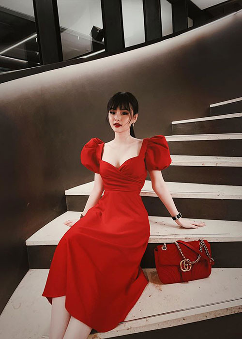 Đặc biệt, phong cách thời trang của Phương Trang được đánh giá cao hơn.