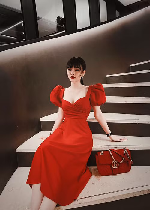 Đặc biệt, phong cách thời trang của Phương Trang được đánh giá cao hơn.