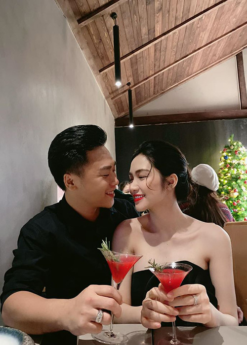 Giọng ca "Rời bỏ" còn dính tin đồn đã kết hôn.