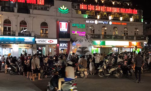 Tra da via he o khu vuc Hoan Kiem tap nap nhu chua he co dich