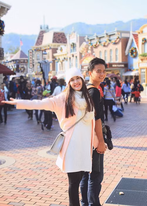 Trong đám cưới ngôn tình 2015, đôi uyên ương trao nhau lời thề non hẹn biển gây chú ý.