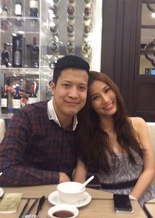 Diễm My 9X từng khen Phan Đức là người chững chạc, chín chắn, có sự hài hước. Điều quan trọng nhất là anh thấu hiểu và biết cảm thông cho công việc của cô.