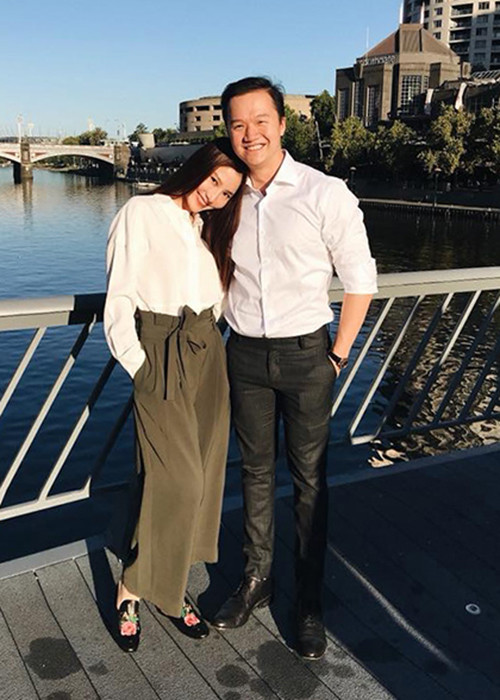 Để đối mặt với những áp lực và tủi thân khi yêu xa, Diễm My 9x chọn cách nhớ về kỷ niệm của cả hai để nuôi dưỡng cảm xúc.