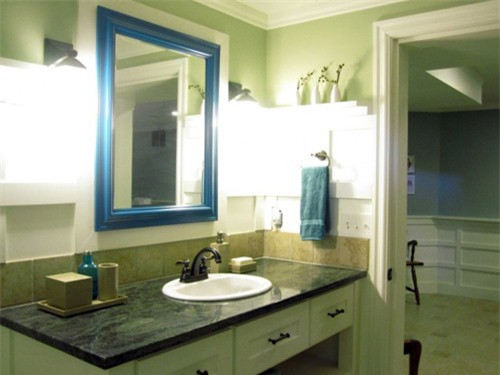 Thậm chí sơn khung của chiếc gương sẽ tạo nên hiệu ứng khiến căn phòng trở nên tươi tắn và đặc sắc hơn!