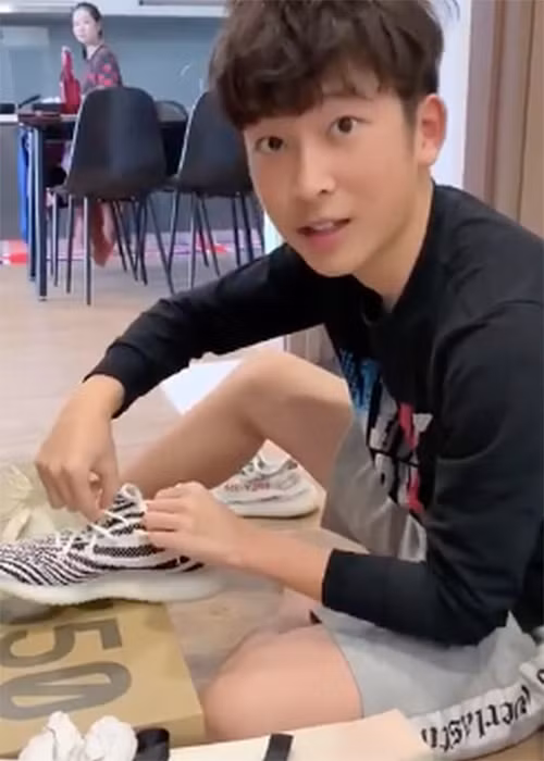 Ở tuổi 17, em trai của Huyền My đã dậy thì thành công.