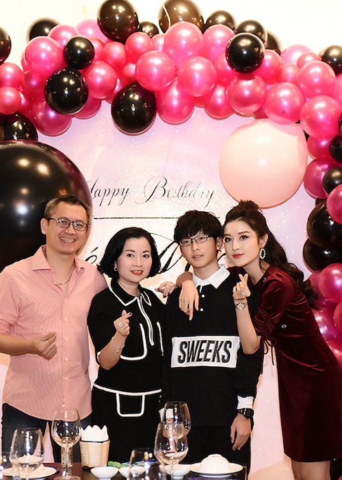 Mẹ của Huyền My từng chia sẻ có kế hoạch cho con trai đi du học sau khi tốt nghiệp THPT.