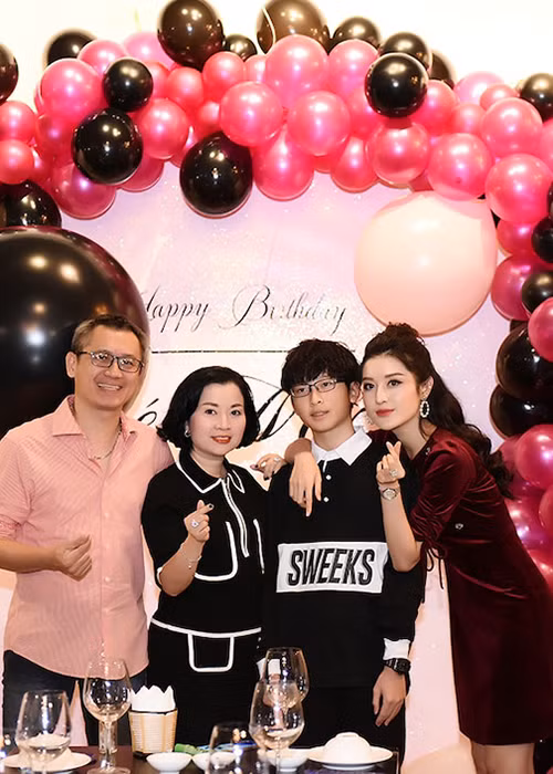 Mẹ của Huyền My từng chia sẻ có kế hoạch cho con trai đi du học sau khi tốt nghiệp THPT.