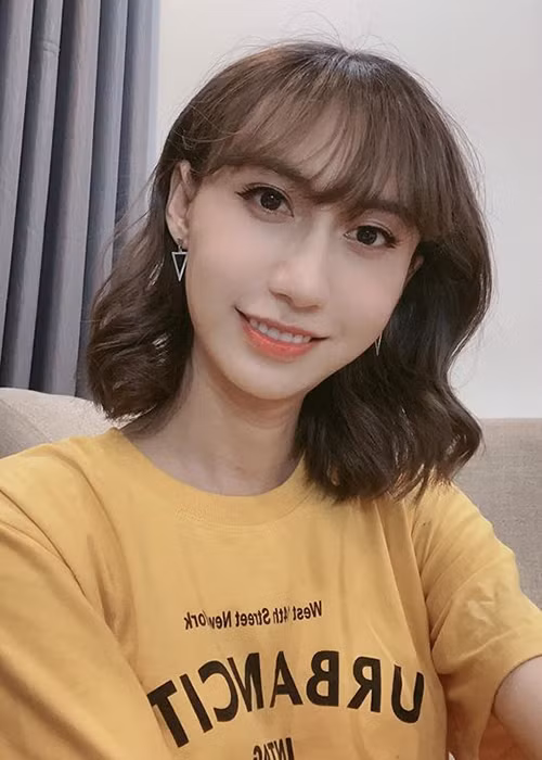 Sau khi chuyển giới thành nữ, Lynk Lee bắt đầu học trang điểm, làm tóc.